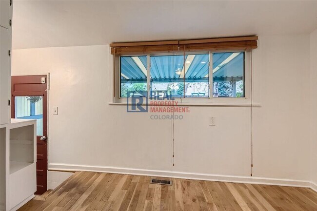 Building Photo - 5930 S Bemis St
