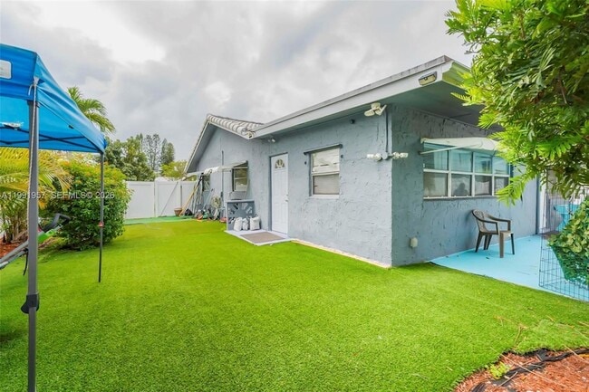 Building Photo - 7211 NW 76th St