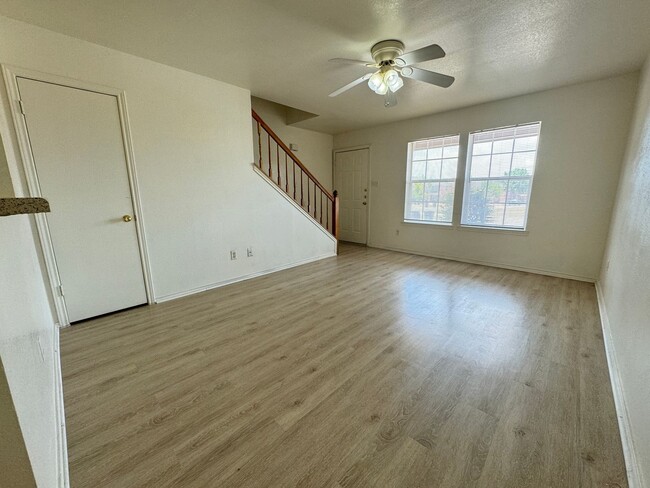 Building Photo - 3608 Malibu Ln