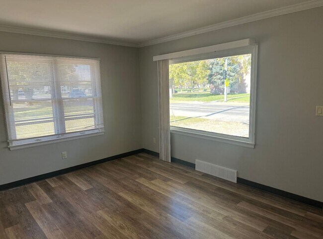 Building Photo - JP409-411 E. Bismark