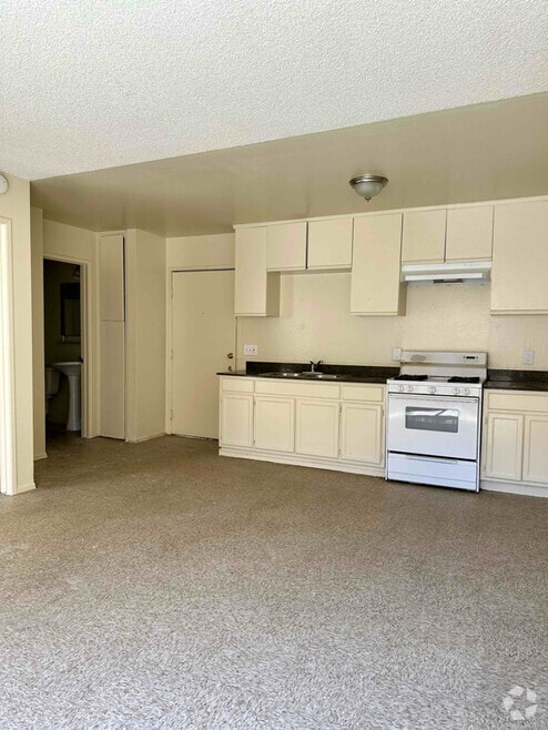 Building Photo - 255 Loma Dr