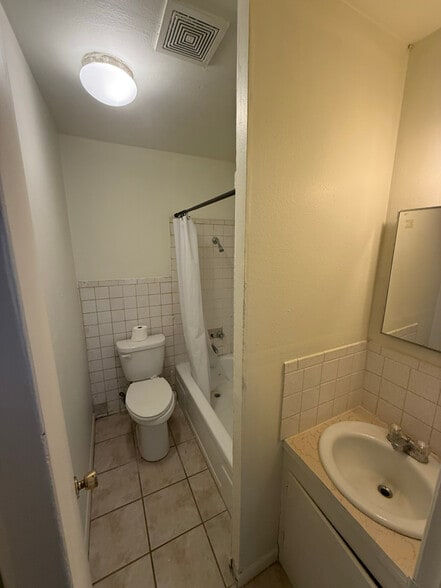 Building Photo - 1302 Scenic Dr