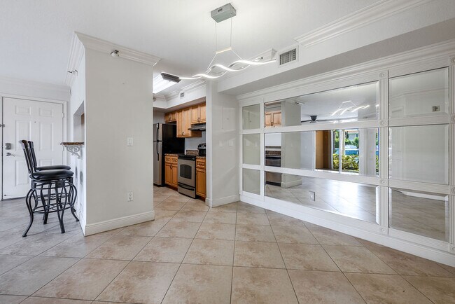 Building Photo - 160 Yacht Club Way