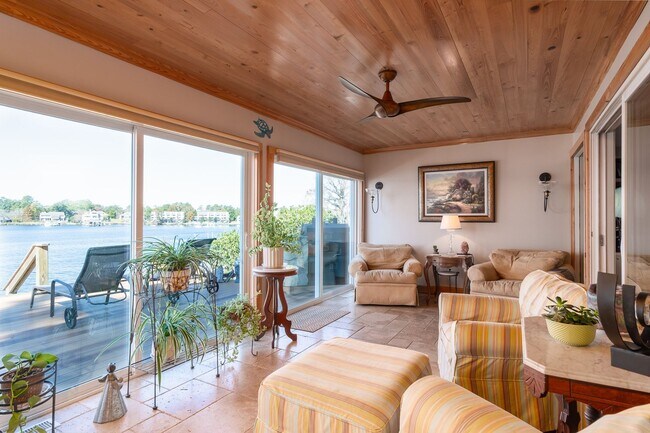 Building Photo - Waterfront Property
