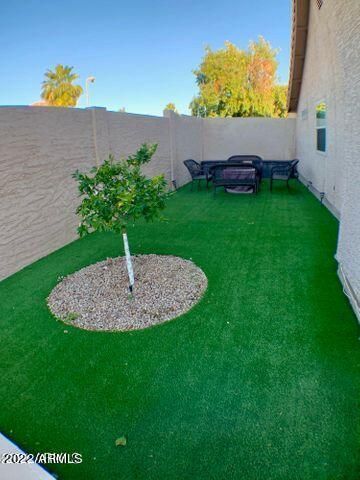 Building Photo - 11021 E Poinsettia Dr