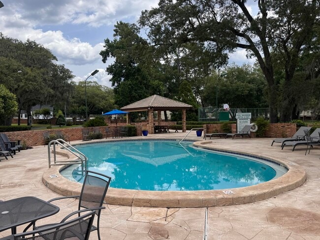 Building Photo - 806 Regatta Dr