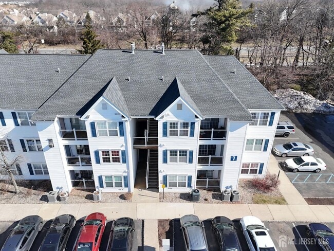 Building Photo - 726 Waterford Dr