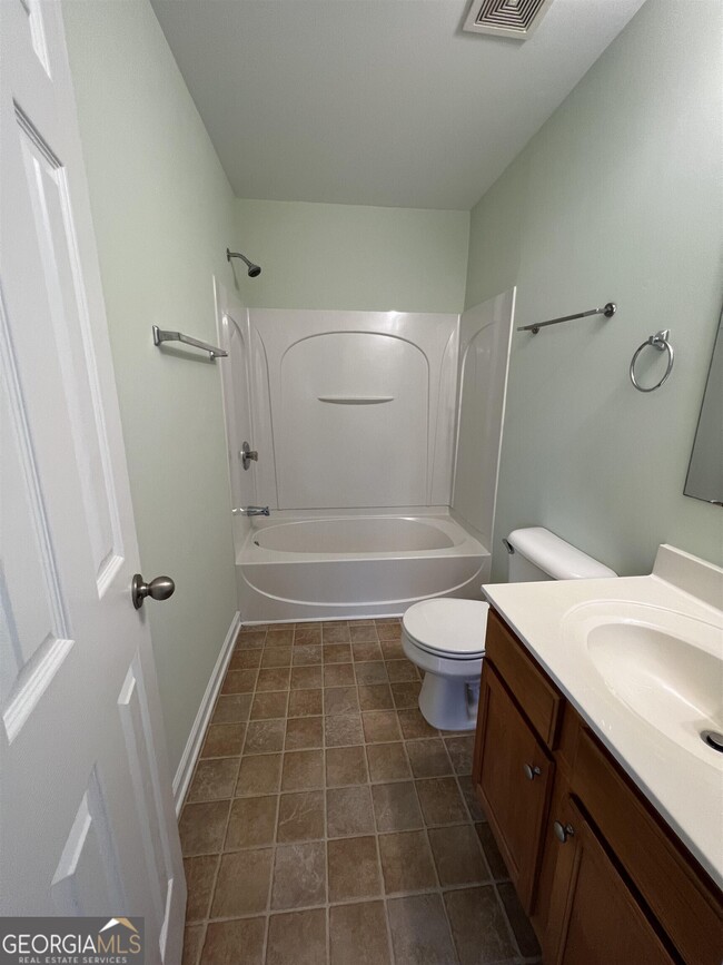 Building Photo - 805 Crestwell Cir
