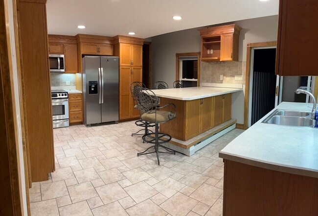 Building Photo - 903 Prospect St