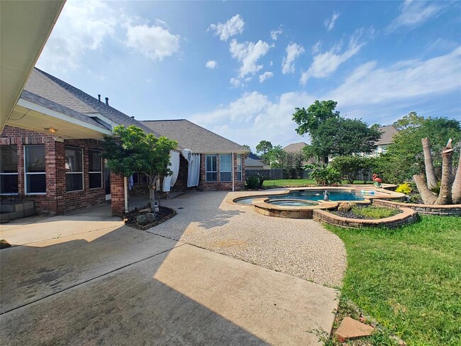 Building Photo - 2911 Weatherford Ct