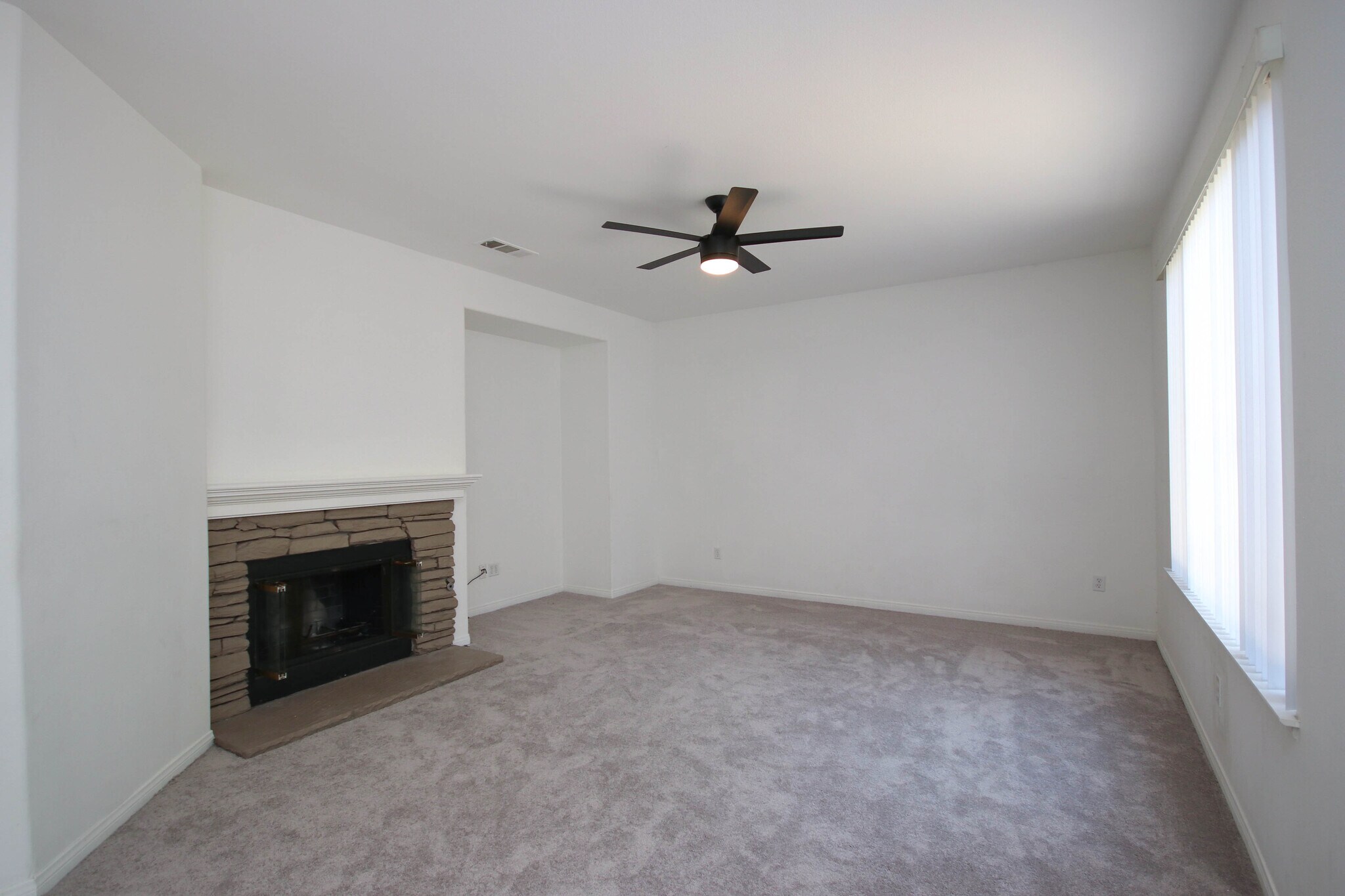 Building Photo - 2911 Spruce Ct