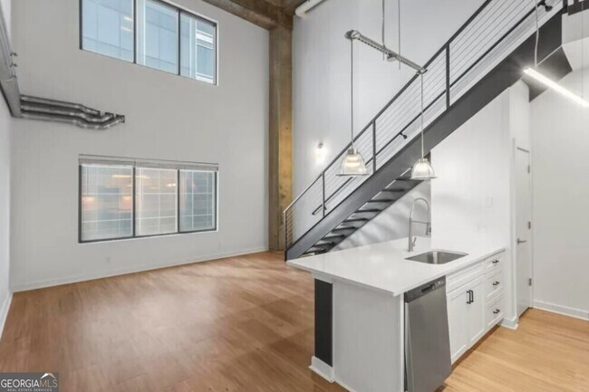 Building Photo - 230 18th St NW