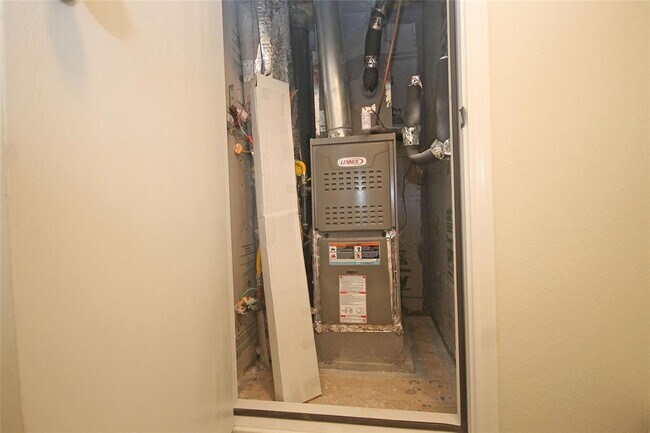 Building Photo - 4415 Iron Horse Dr
