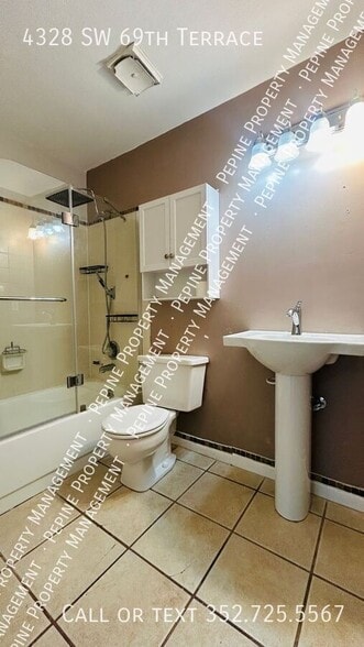 Building Photo - 4328 SW 69th Terrace
