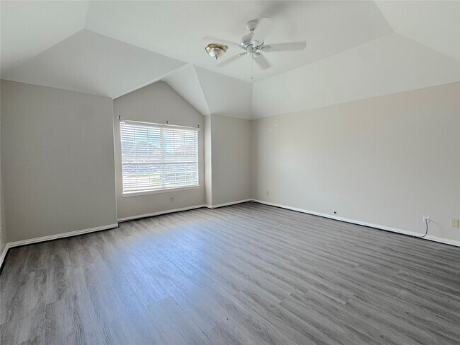 Building Photo - 12424 Sunlit Wood Way