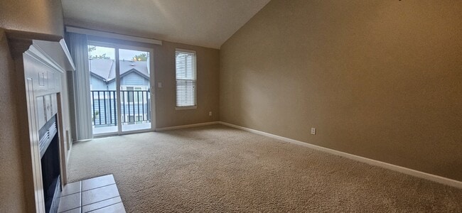 Building Photo - 11112 NE 124th Ln