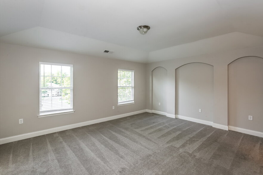 Building Photo - 4346 Clymer Ct