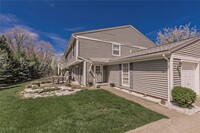 Building Photo - 9859 Independence Dr