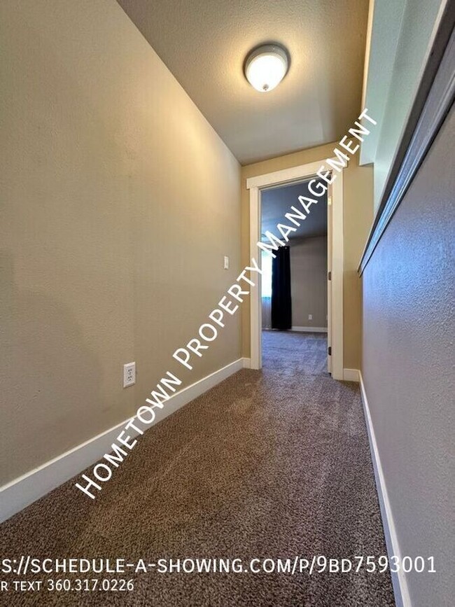 Building Photo - 6417 Barstow Ln SE