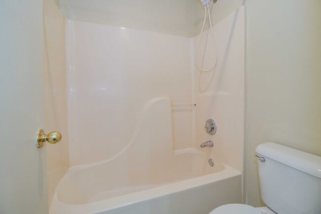 Building Photo - 2004 Tynewood Dr