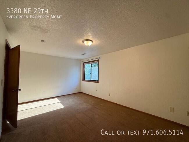 Building Photo - 3380 NE 29th St