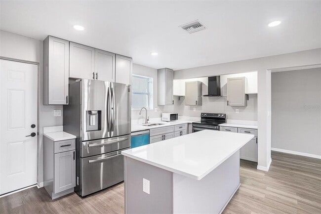 Building Photo - 3412 Springfield Dr