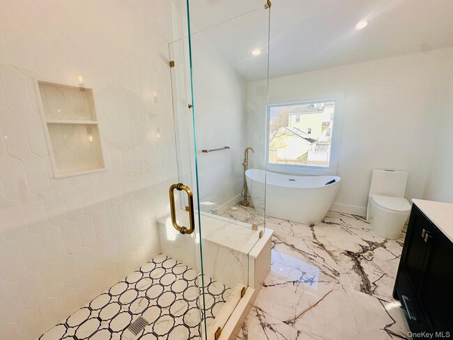 Building Photo - 11 W Glen Ave