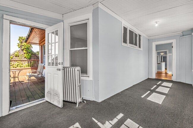 Building Photo - 2679 Fairfield Ave