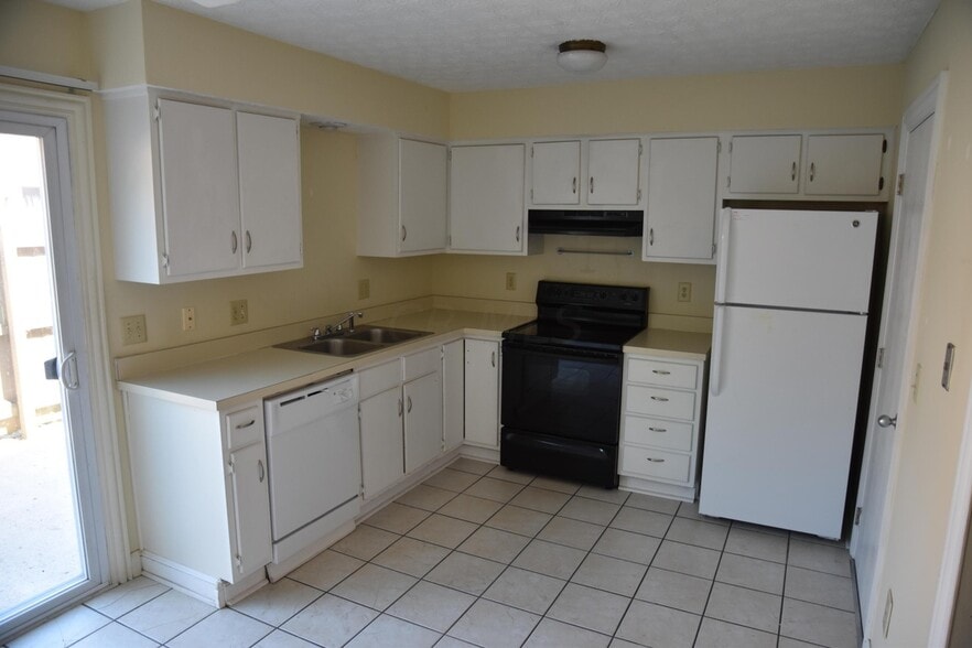 Building Photo - 6462 Cranston Way