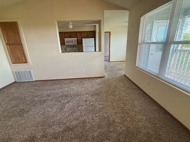 Building Photo - 6005 Chapel Hill Blvd