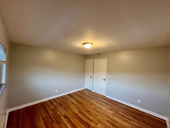 Building Photo - 2739 Lafeuille Ave