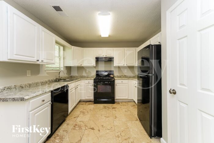 Building Photo - 6388 Phillips Ct