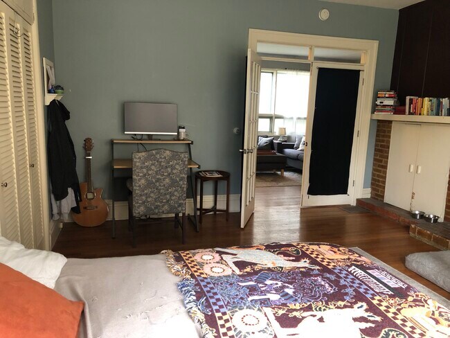 Building Photo - 130 College Ave NE