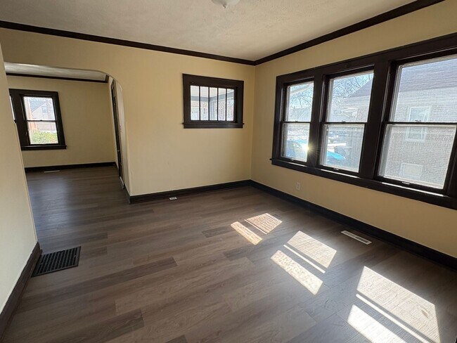 Building Photo - Home for Rent Northwest Rockford