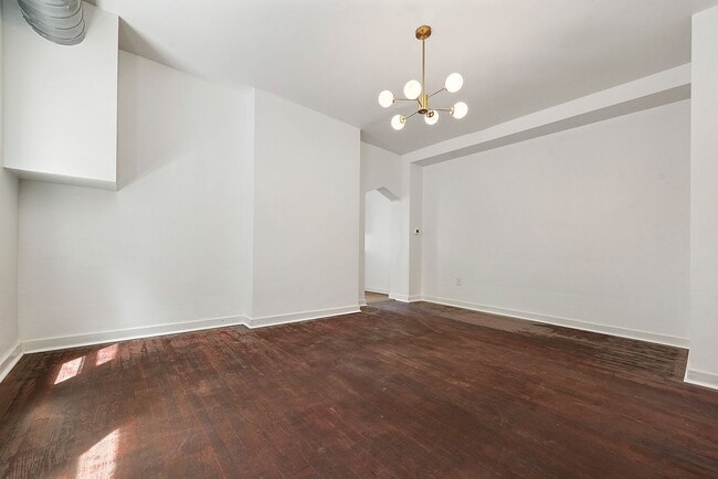 Building Photo - Remodeled 2 bedroom with backyard