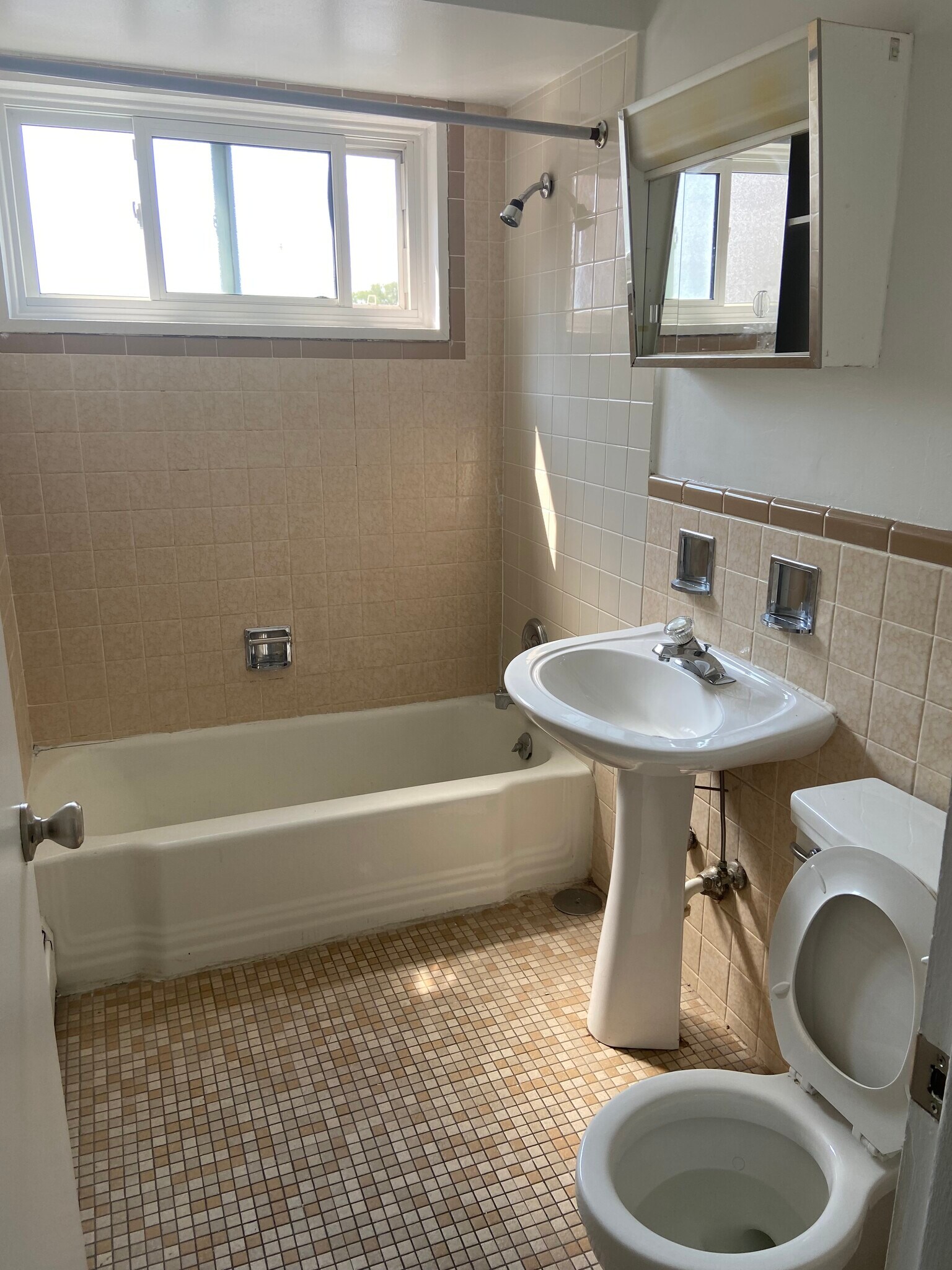 Building Photo - 8544 Niles Center Rd