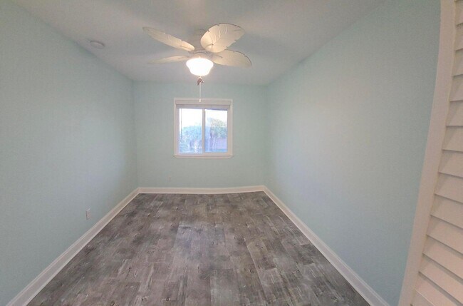 Building Photo - 315 Bream Ave