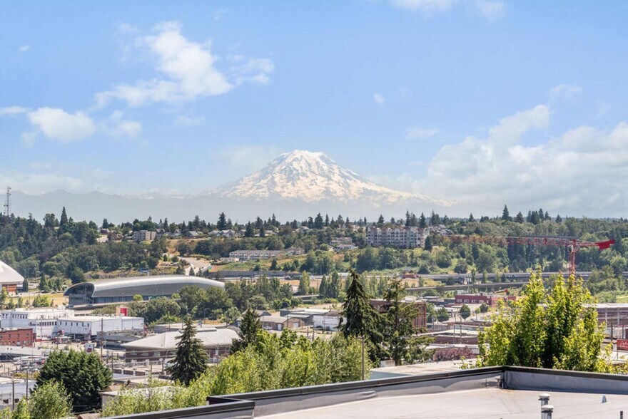 Building Photo - 2325 S G St