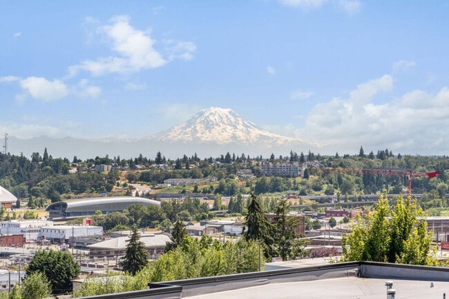 Building Photo - 2325 S G St