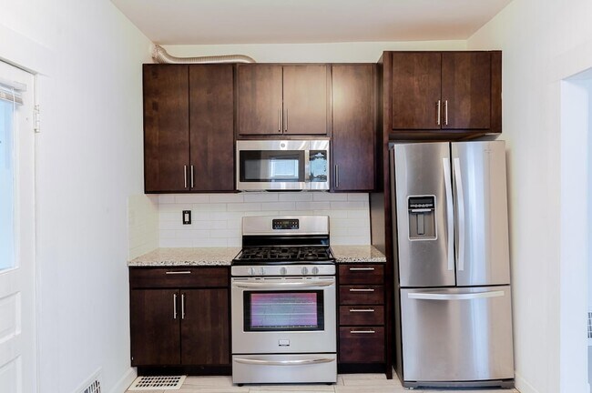 Building Photo - 306 Brown St