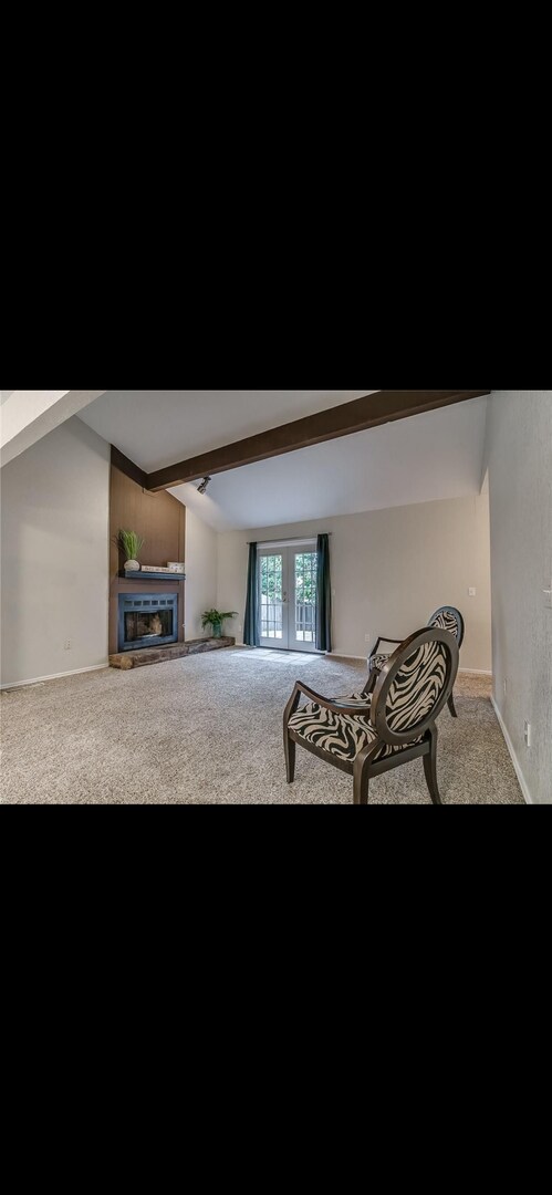 Building Photo - Perfect Duplex in Quiet, Cozy Shadowlake