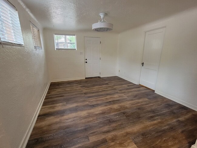 Building Photo - One Bedroom - Garfield District - Classic ...
