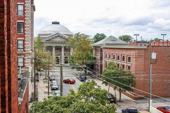 Building Photo - 511 Ryland St