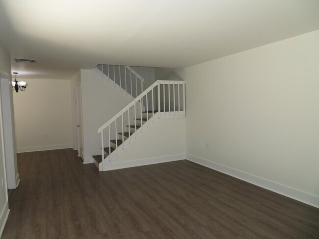 Building Photo - 1700 Embassy Dr
