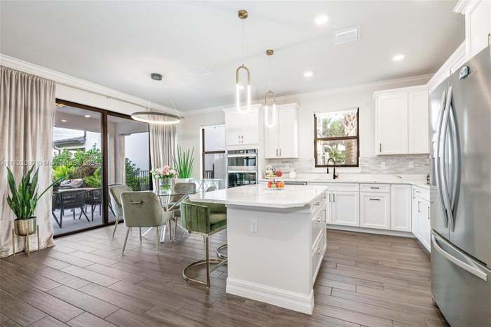 Building Photo - 4470 Gramercy Dr