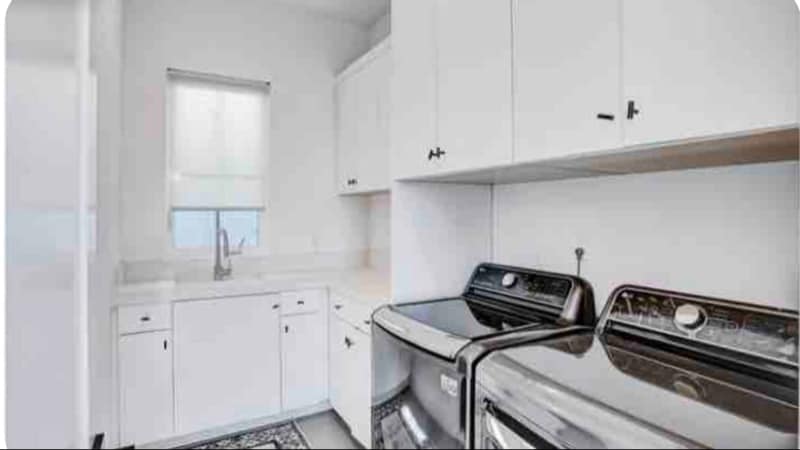 Building Photo - 4816 Inglewood Blvd