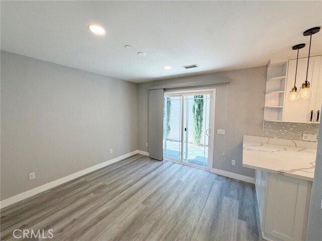Building Photo - 1124 Mayflower Ave