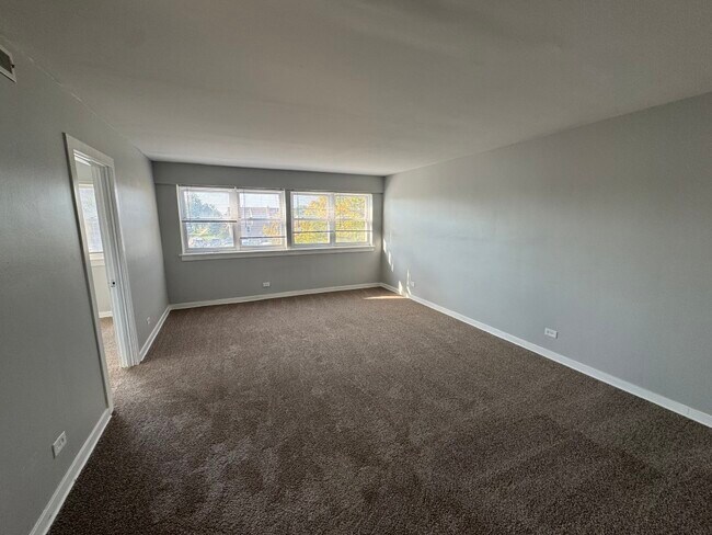 Building Photo - 2804 N Major Ave