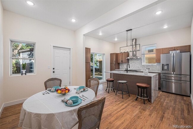 Building Photo - 2328 N Race St