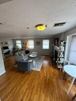 Building Photo - 19 Flynt St